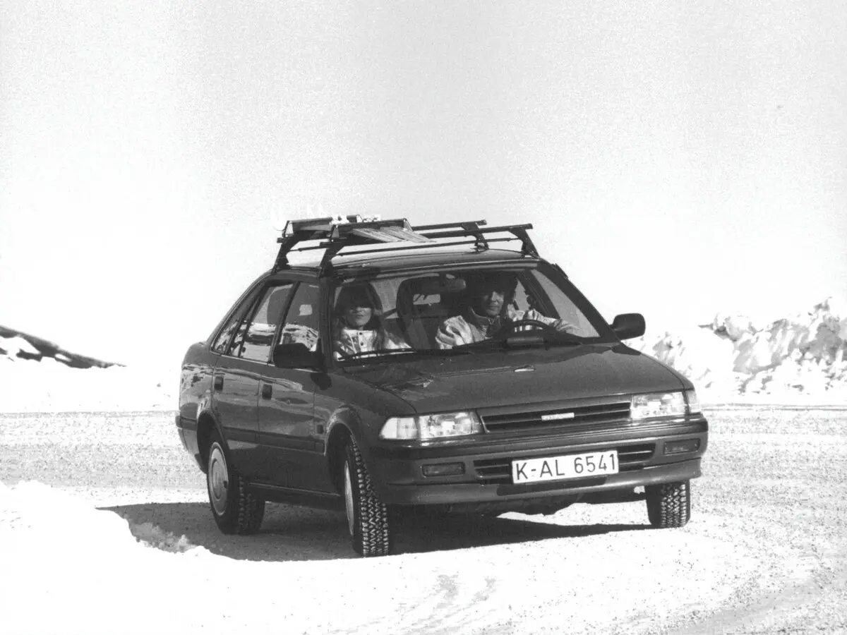 Toyota Carina V (T170) Лифтбек — photo 3