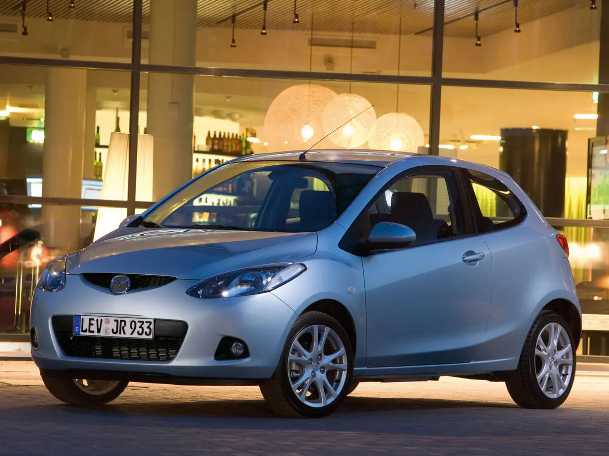 Mazda 2 II (DE) Хэтчбек 3 дв. — сүрөт 2