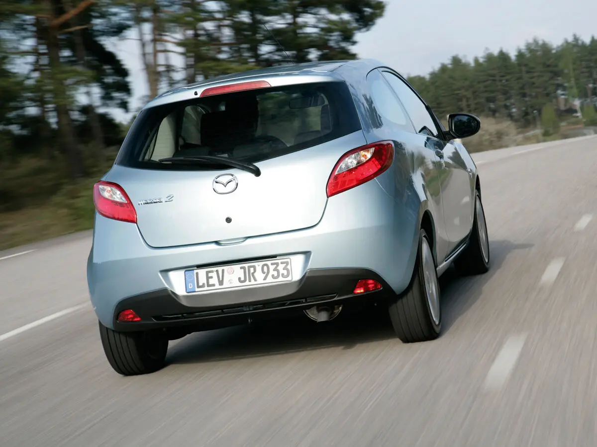 Mazda 2 II (DE) Хэтчбек 3 дв. — сүрөт 5