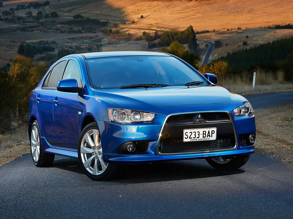 Mitsubishi Lancer X Рестайлинг Хэтчбек 5 дв. — фото 2