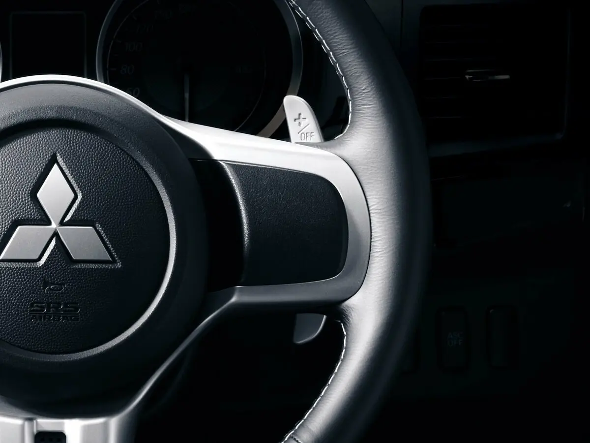 Mitsubishi Lancer X Рестайлинг Хэтчбек 5 дв. — фото 4