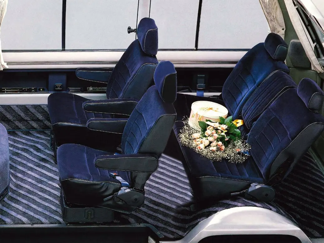 Toyota MasterAce Surf 1982 – 1991 Минивэн — фото 6