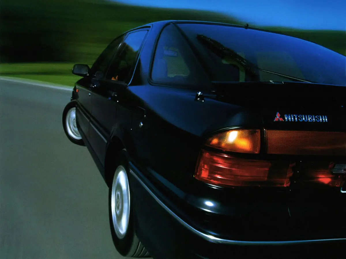 Mitsubishi Galant VI Хэтчбек 5 дв. — photo 4