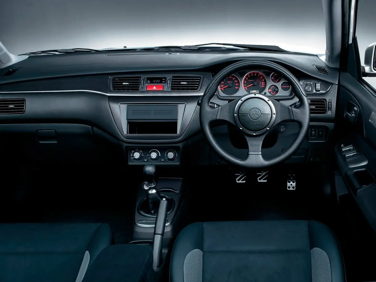 Mitsubishi Lancer Evolution IX Универсал 5 дв. — сүрөт 6