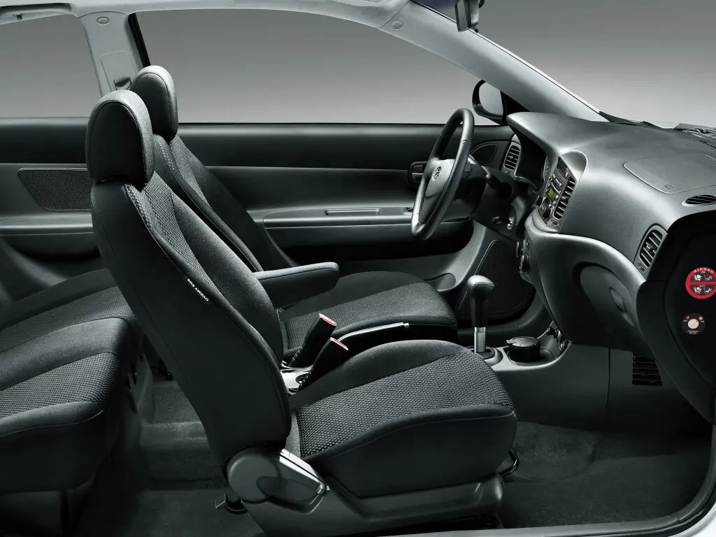 Hyundai Verna II Хэтчбек 3 дв. — сүрөт 3