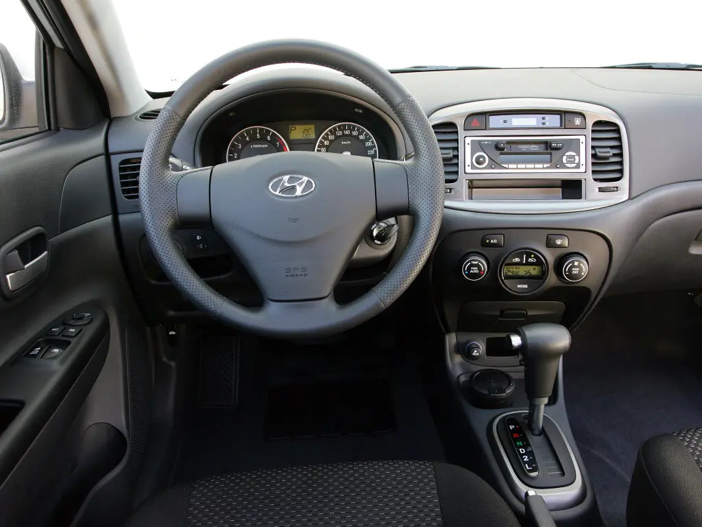 Hyundai Verna II Хэтчбек 3 дв. — сүрөт 4