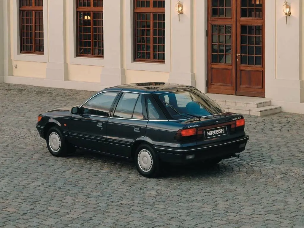 Mitsubishi Lancer V Хэтчбек 5 дв. — фото 3