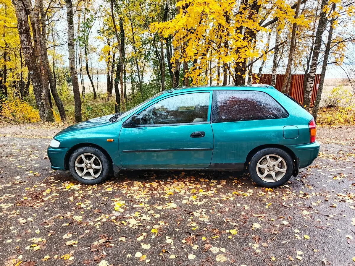 Mazda 323 V (BA) Хэтчбек 3 дв. — фото 2