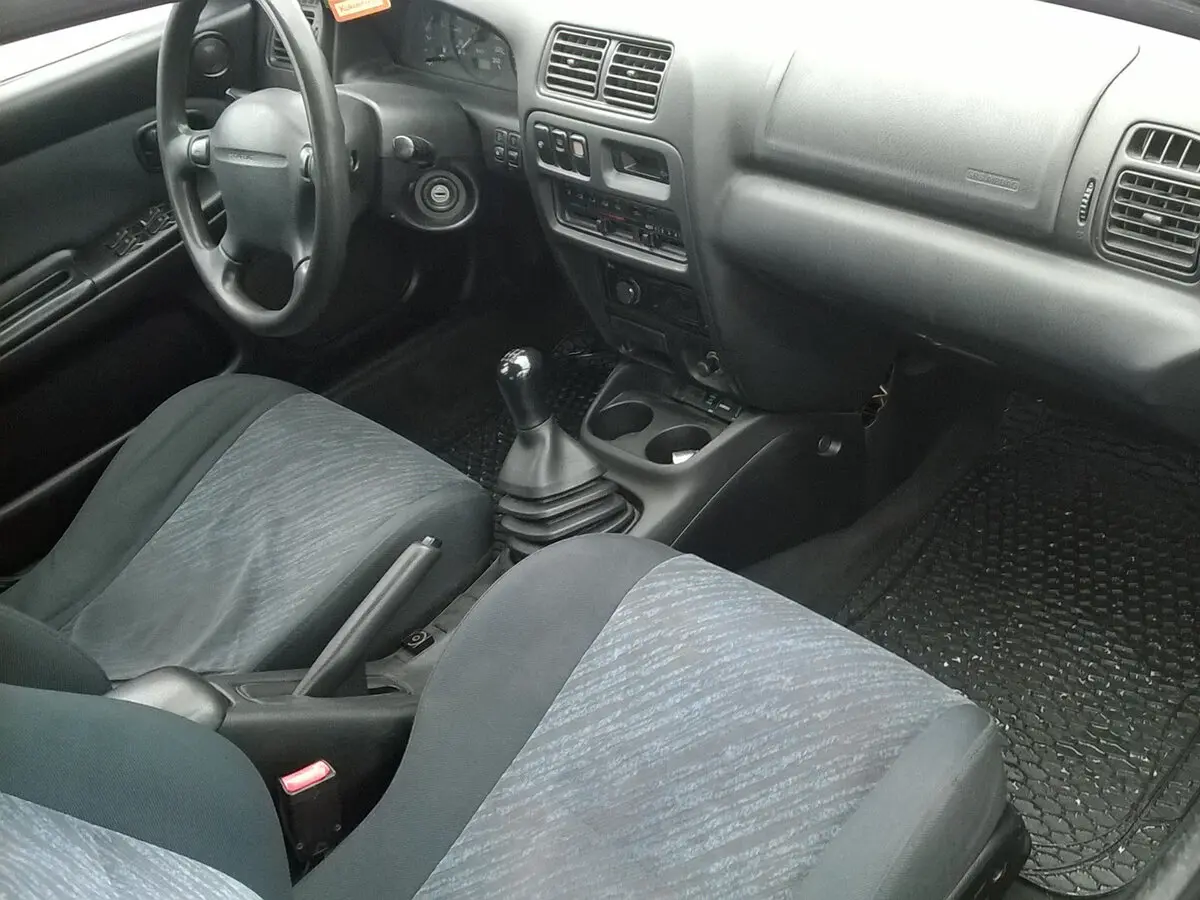 Mazda 323 V (BA) Хэтчбек 3 дв. — фото 7