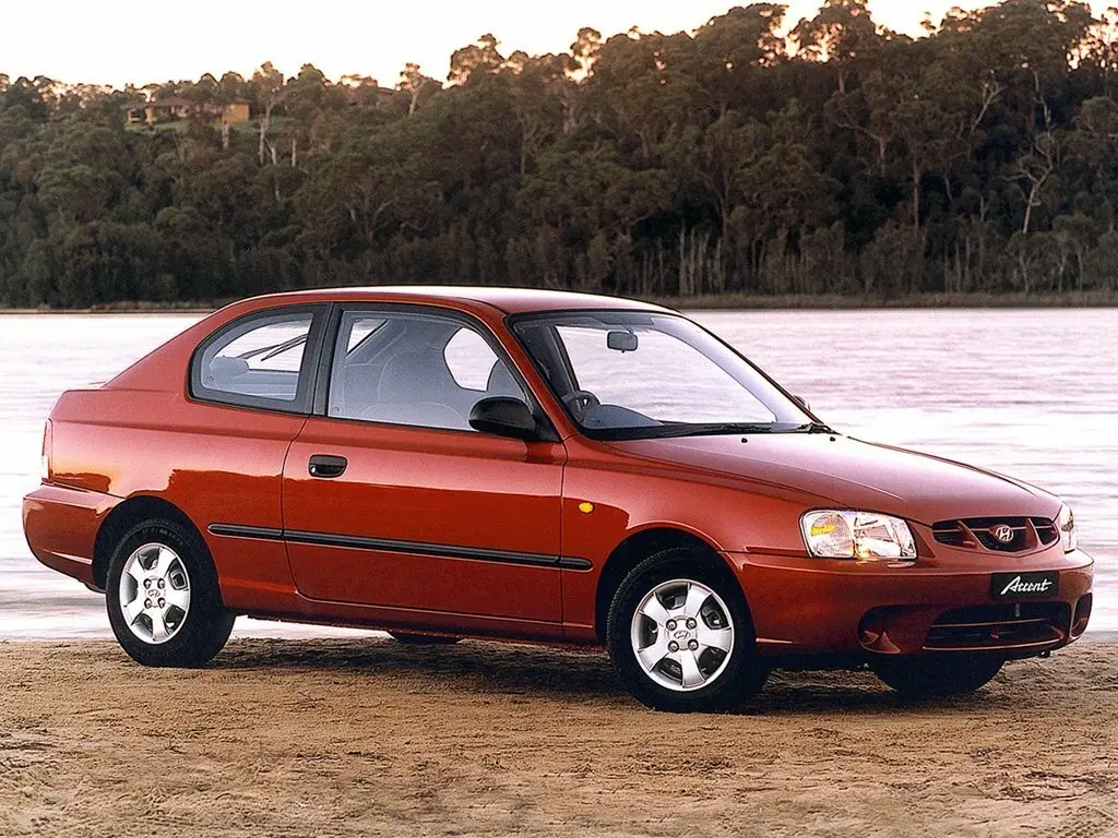 Hyundai Accent II Хэтчбек 3 дв. — фото 2