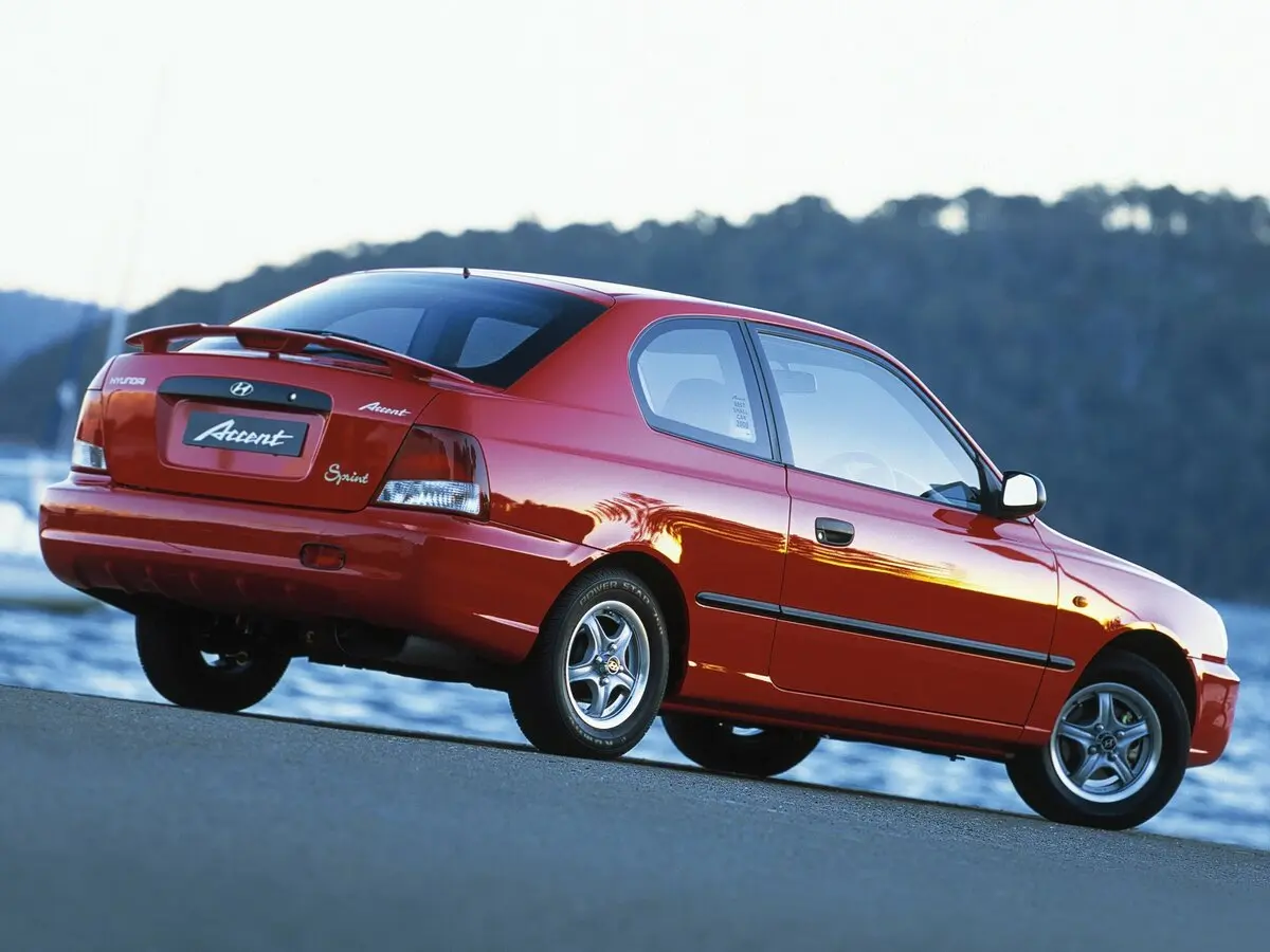 Hyundai Accent II Хэтчбек 3 дв. — фото 4