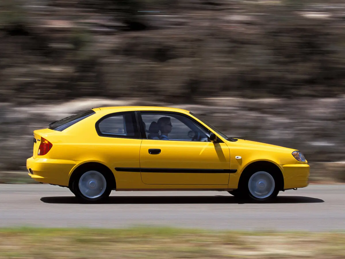 Hyundai Accent II Рестайлинг Хэтчбек 3 дв. — фото 2