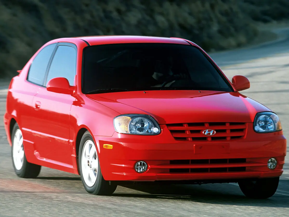 Hyundai Accent II Рестайлинг Хэтчбек 3 дв. — фото 3