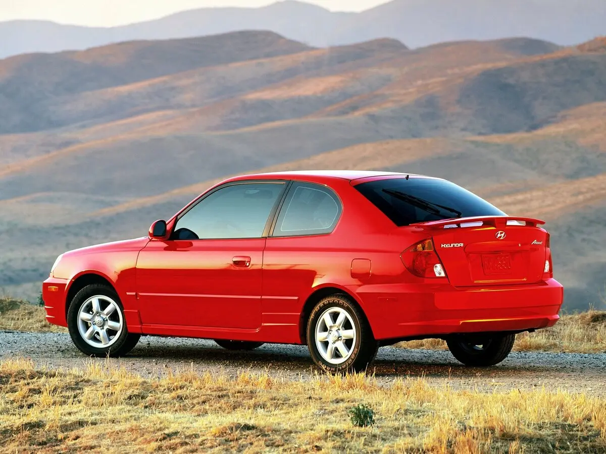 Hyundai Accent II Рестайлинг Хэтчбек 3 дв. — фото 5