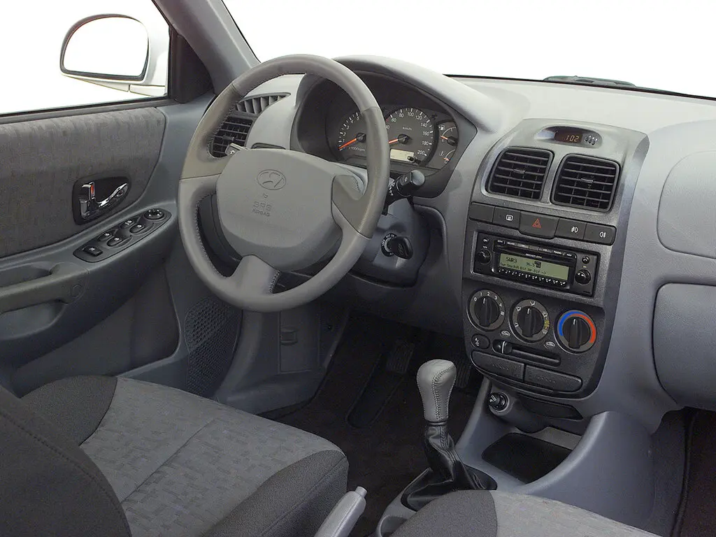Hyundai Accent II Рестайлинг Хэтчбек 3 дв. — фото 6