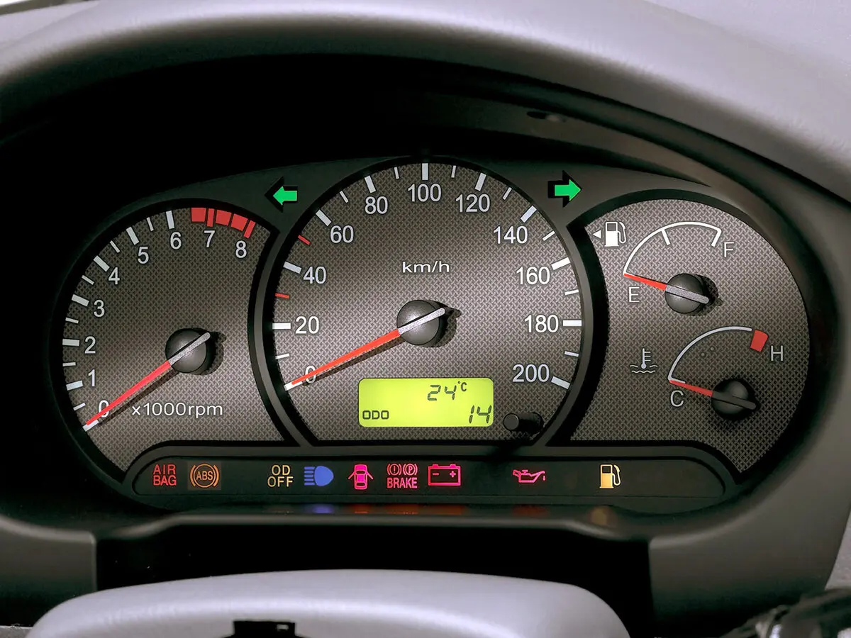 Hyundai Accent II Рестайлинг Хэтчбек 3 дв. — фото 8