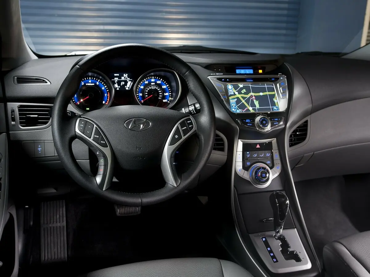 Hyundai Elantra V (MD) Купе — сүрөт 6