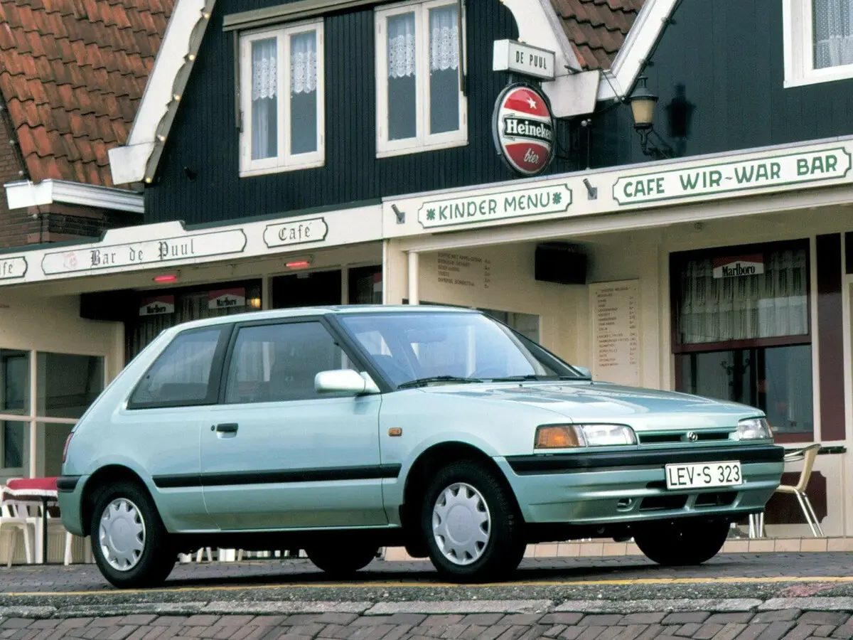 Mazda 323 IV (BG) Хэтчбек 3 дв. — фото 2
