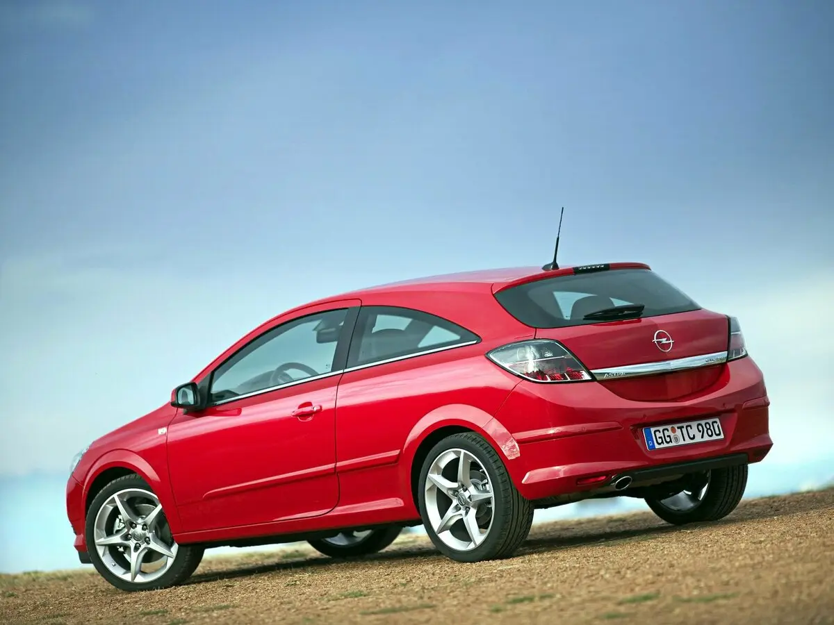 Opel Astra H Хэтчбек 3 дв. GTC — фото 5