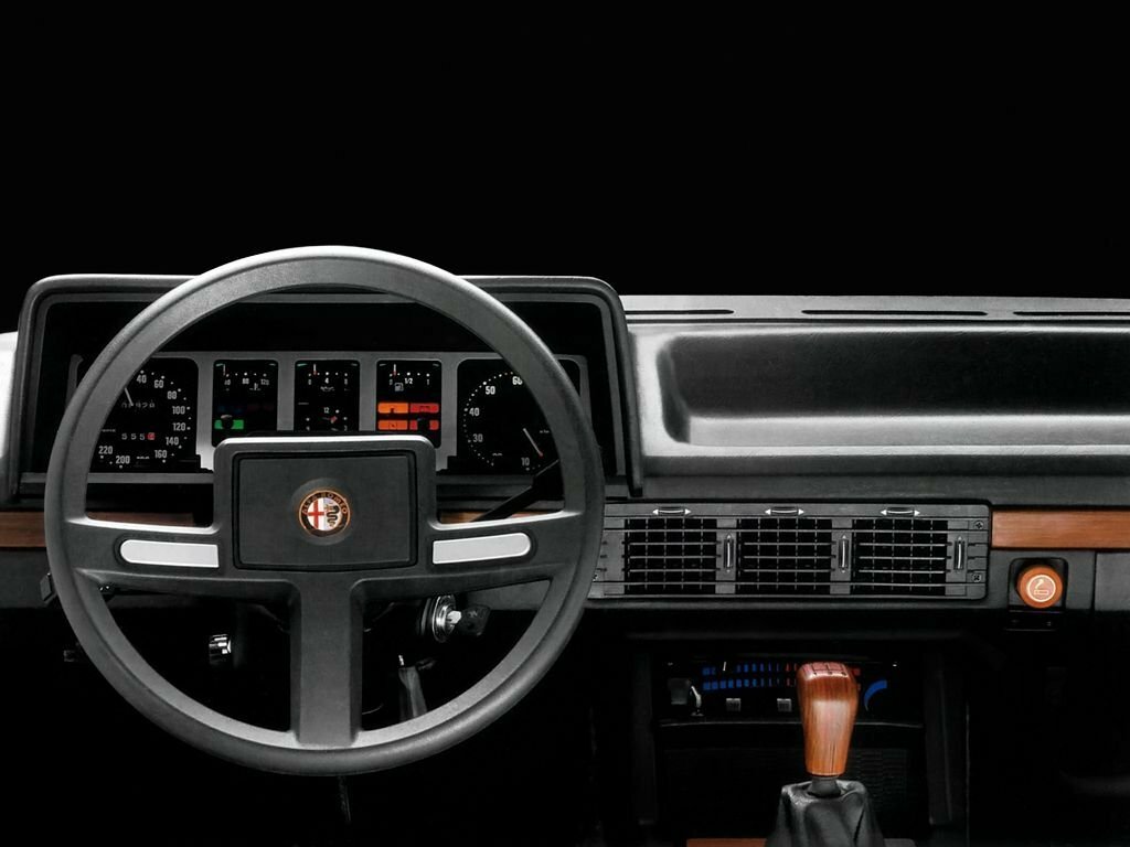 Alfa Romeo 6 1979 – 1988 Седан