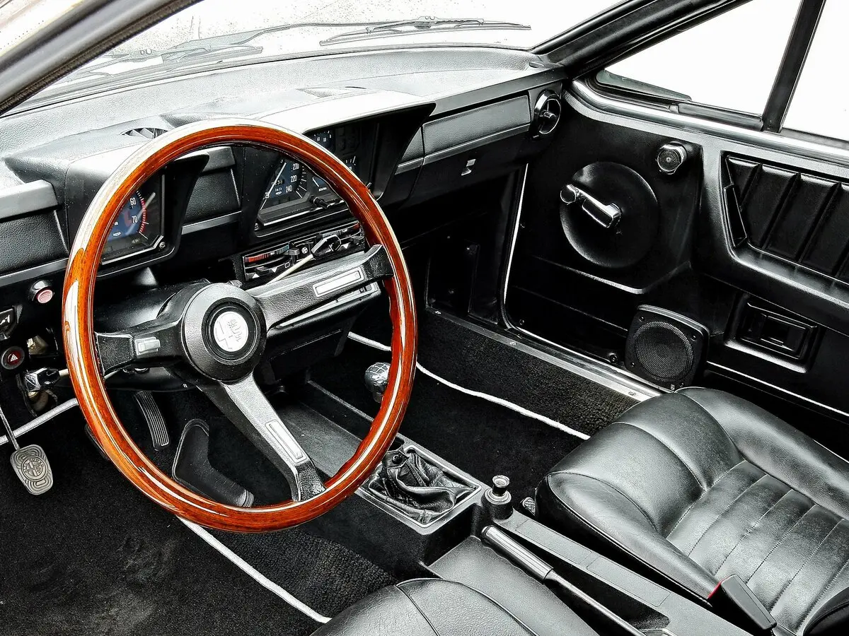 Alfa Romeo Alfetta 1972 – 1987 Купе — сүрөт 5