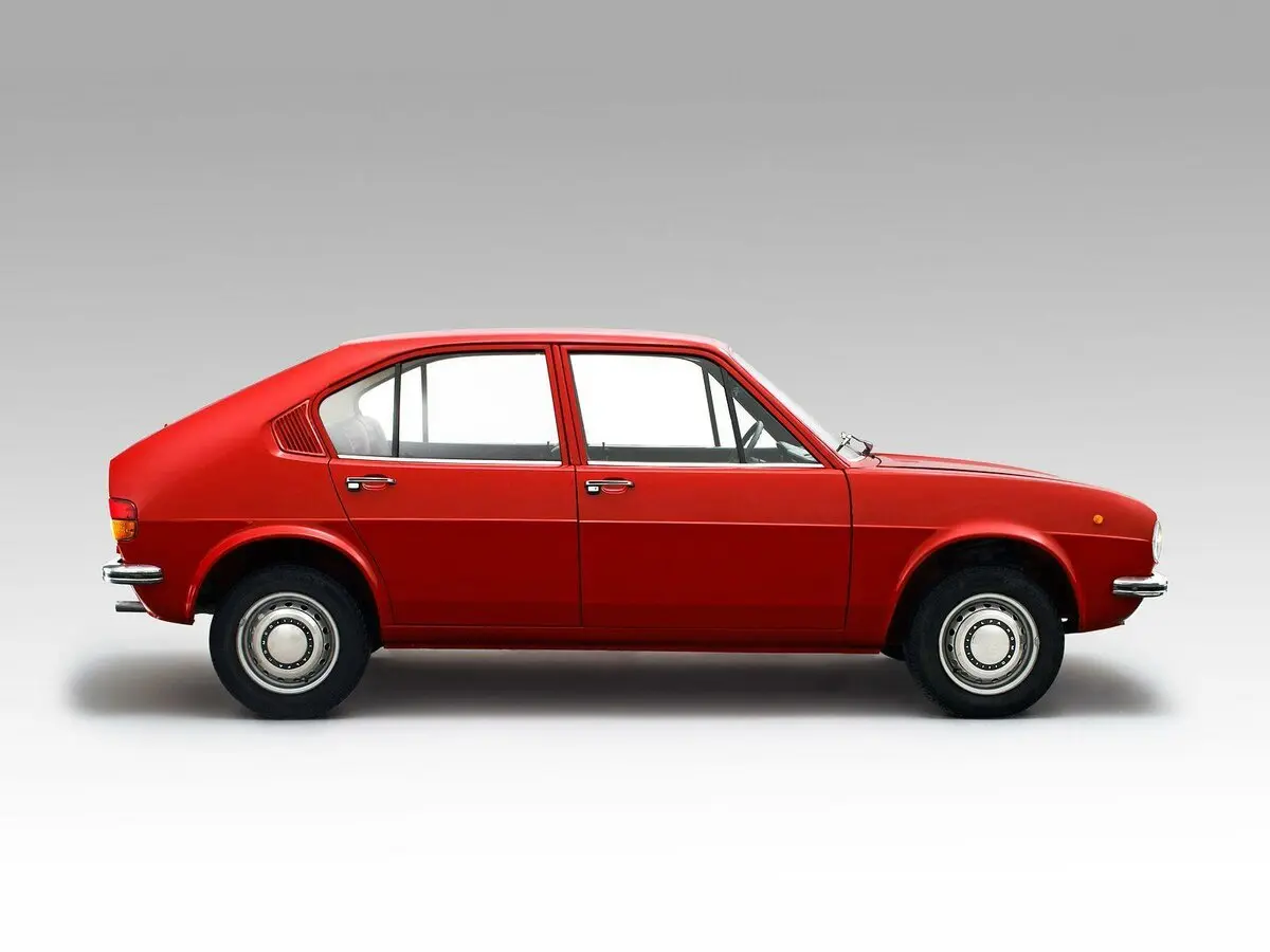 Alfa Romeo Alfasud I Фастбек Berlina — сүрөт 2