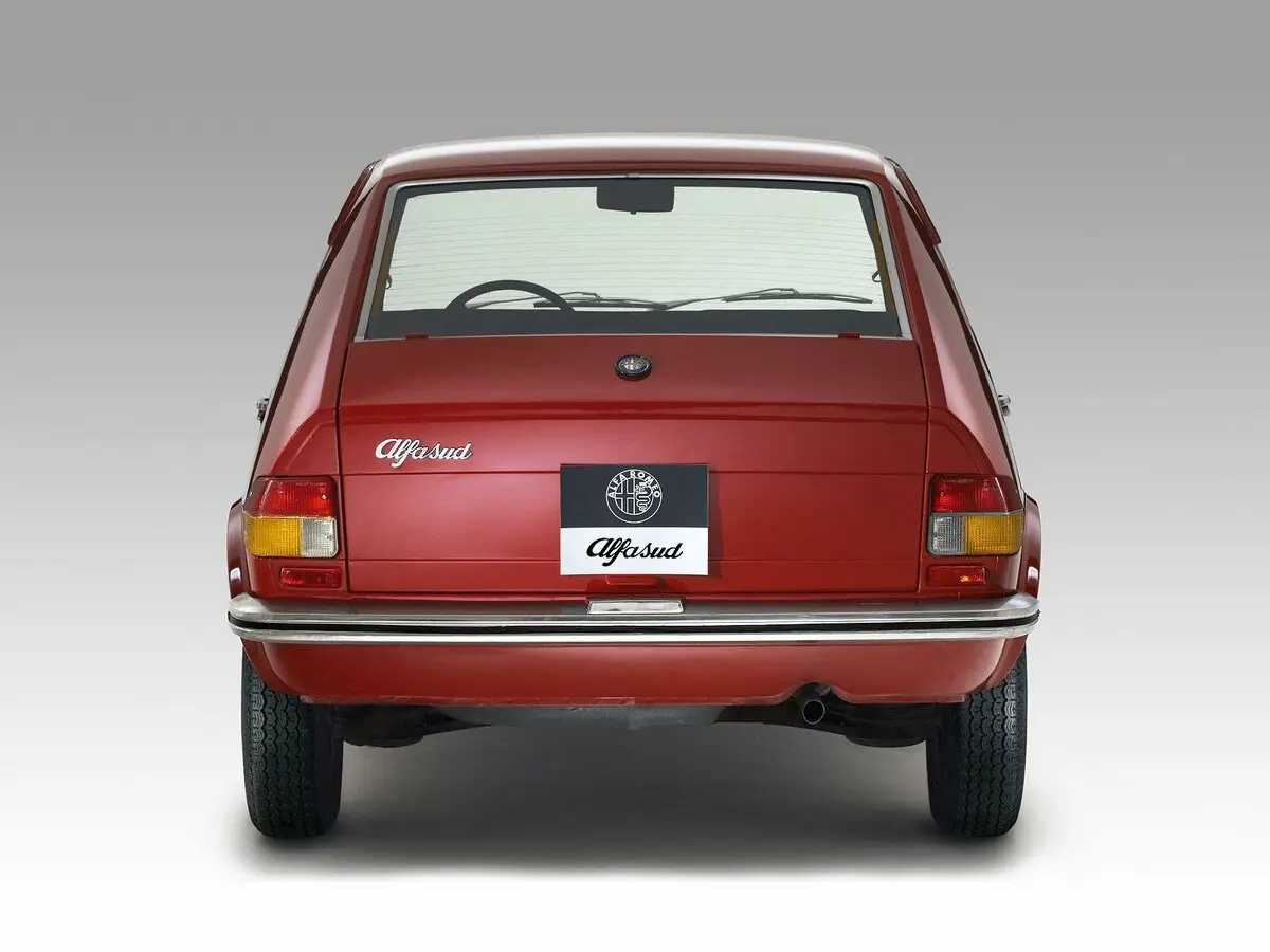 Alfa Romeo Alfasud I Фастбек Berlina — сүрөт 4