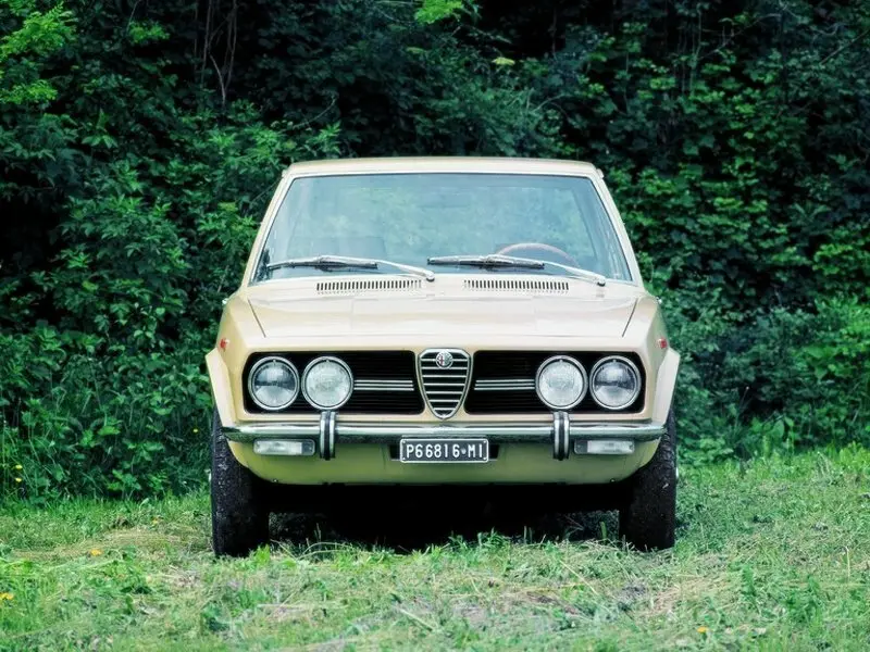 Alfa Romeo Alfetta 1972 – 1987 Седан — сүрөт 2