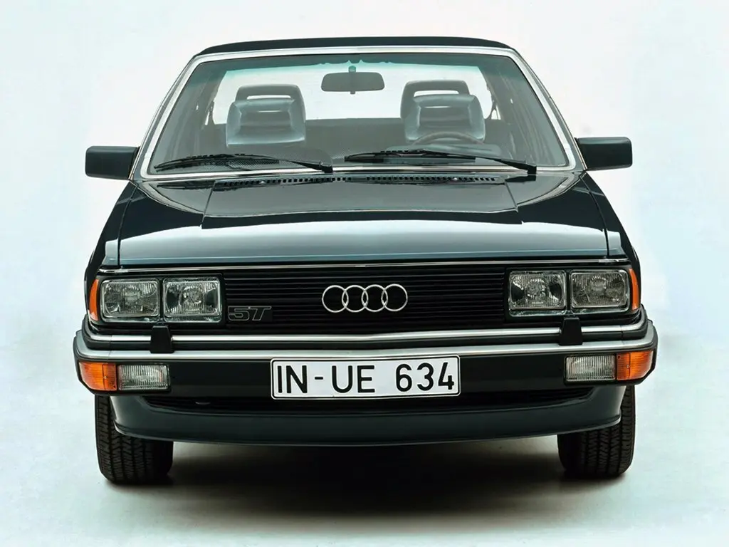 Audi 200 I (C2) Седан — сүрөт 3