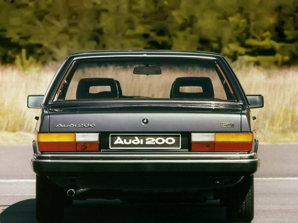 Audi 200 I (C2) Седан — фото 4