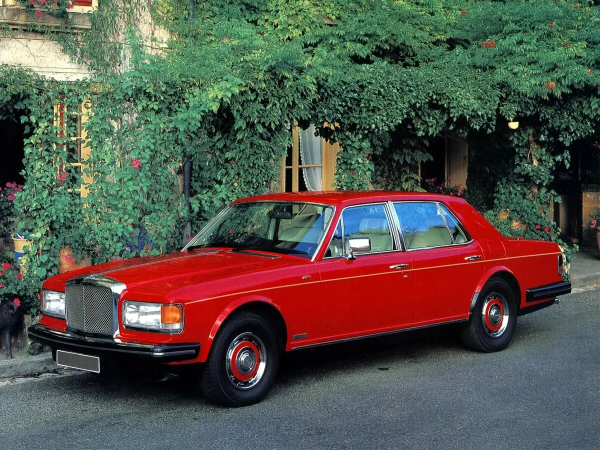 Bentley Eight 1984 – 1992 Седан — 照片 2