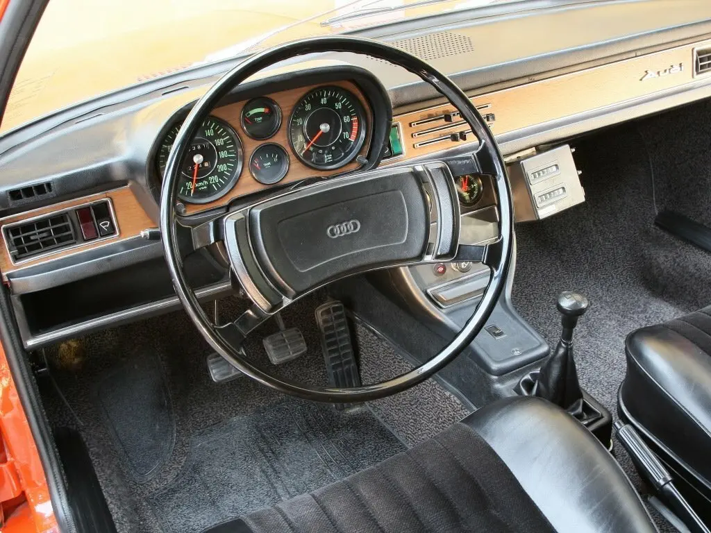 Audi 100 I (C1) Купе — сүрөт 6