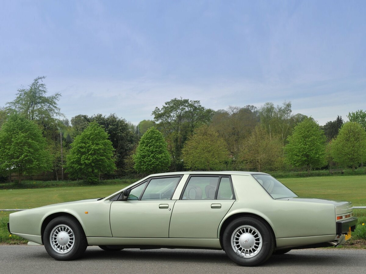 Aston Martin Lagonda 1976 – 1997 Седан — фото 2
