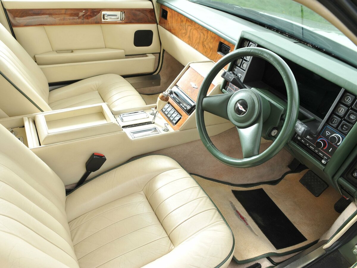Aston Martin Lagonda 1976 – 1997 Седан — фото 6