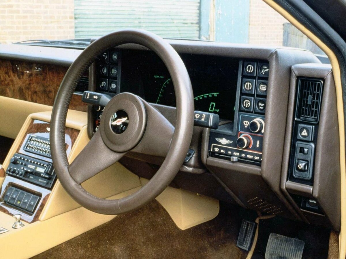 Aston Martin Lagonda 1976 – 1997 Седан — фото 7