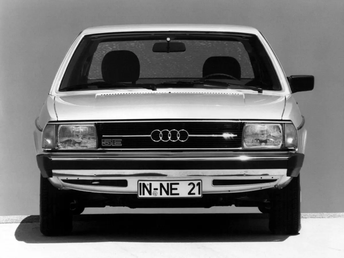 Audi 100 II (C2) Универсал 5 дв. — сүрөт 2