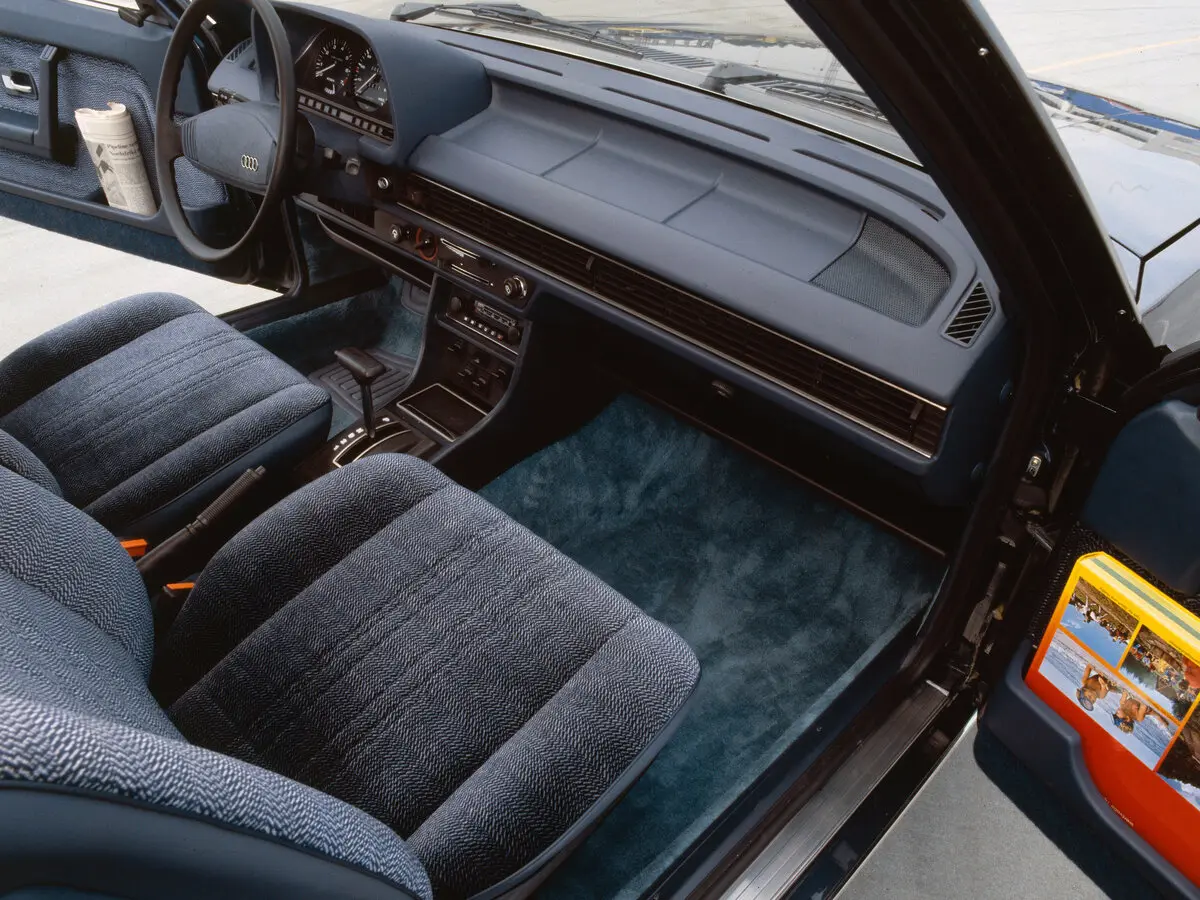 Audi 100 II (C2) Универсал 5 дв. — сүрөт 5