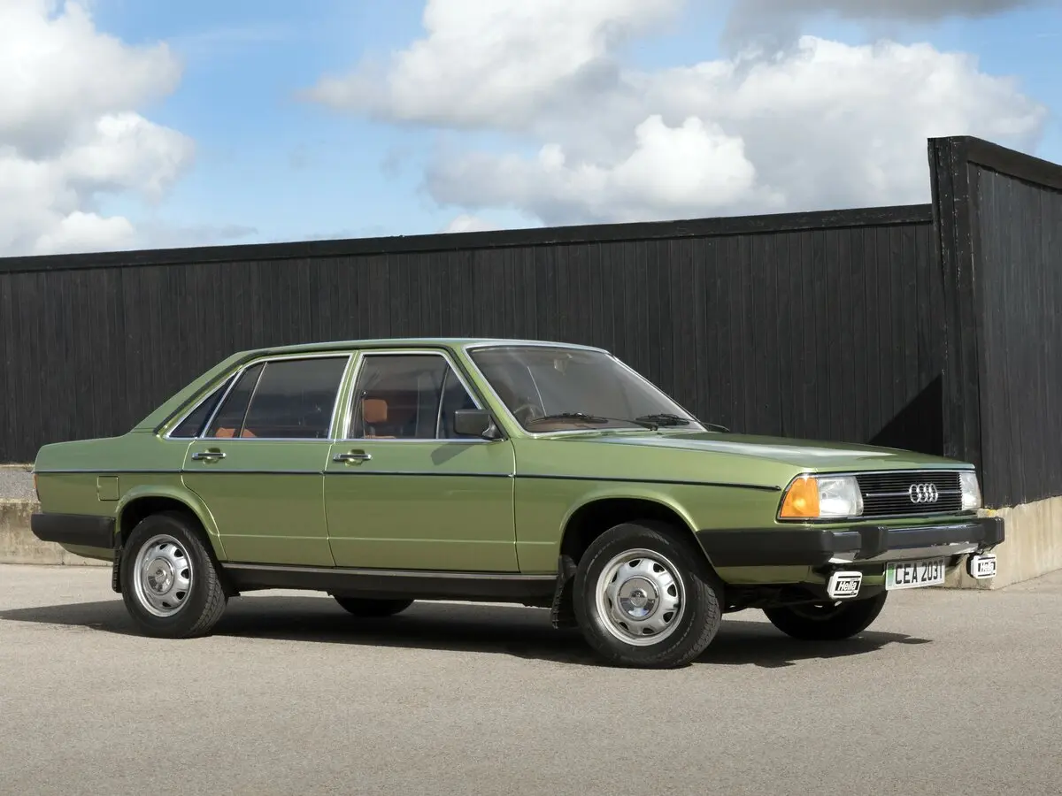 Audi 100 II (C2) Седан