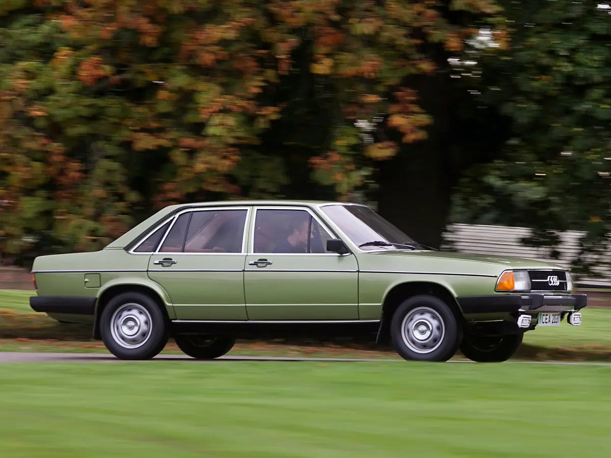 Audi 100 II (C2) Седан — photo 2
