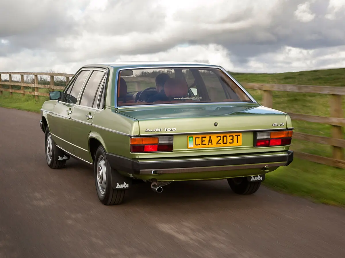 Audi 100 II (C2) Седан — photo 4