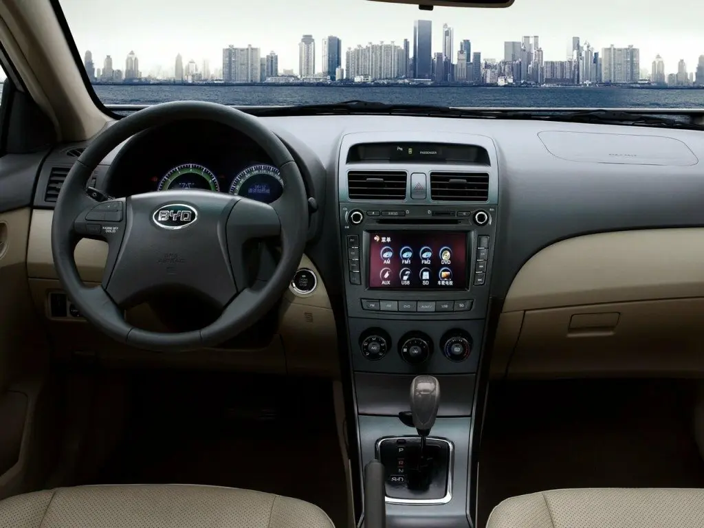 BYD L3 2010 – 2015 Седан — photo 4