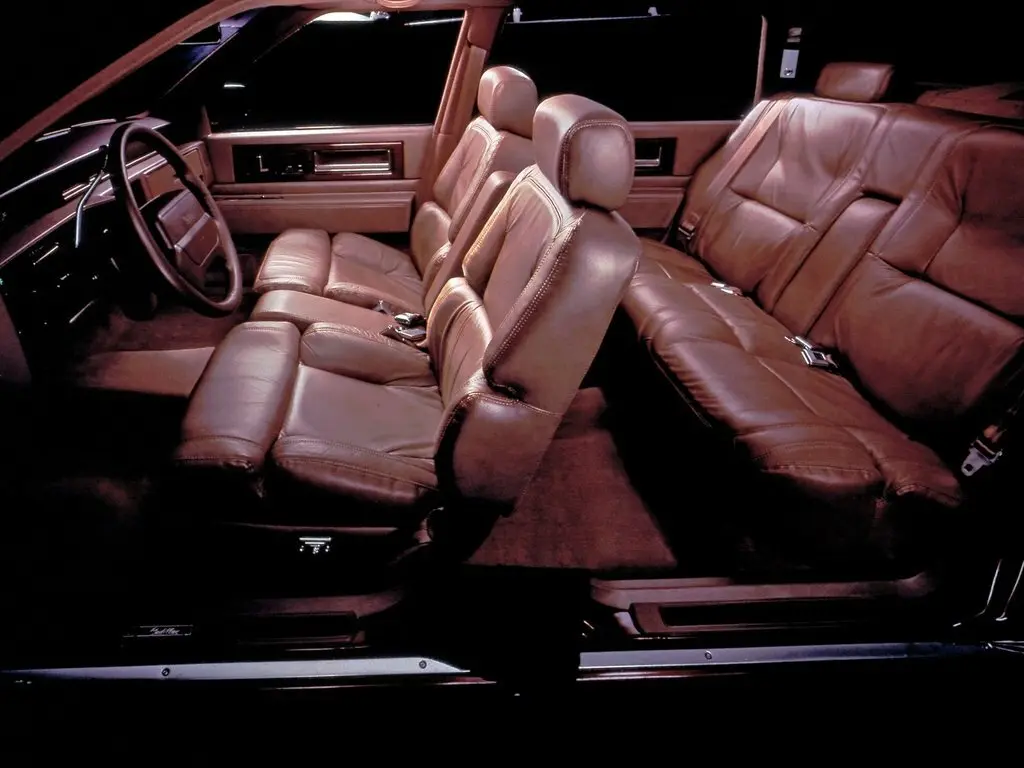 Cadillac DeVille VI Седан — сүрөт 4