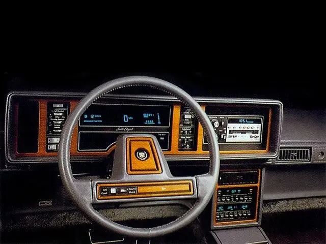 Cadillac Seville III Седан — photo 6