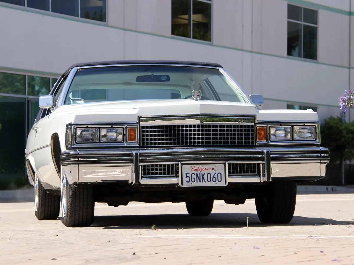 Cadillac DeVille V Седан — сүрөт 2