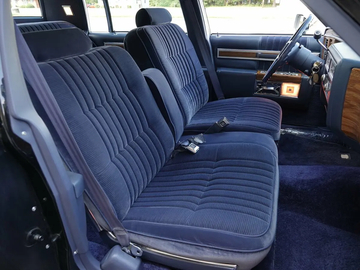 Cadillac DeVille V Седан — сүрөт 6
