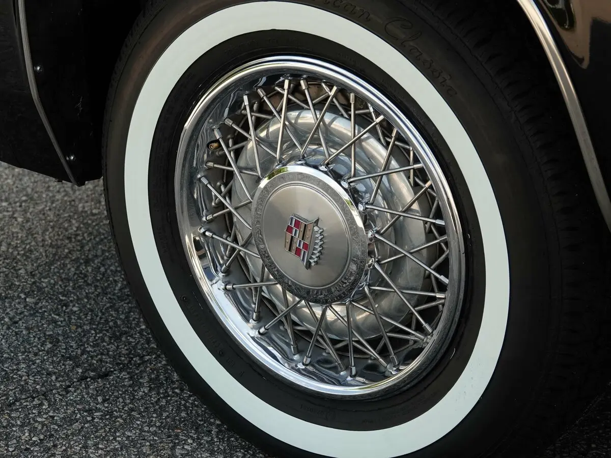 Cadillac DeVille V Седан — сүрөт 11