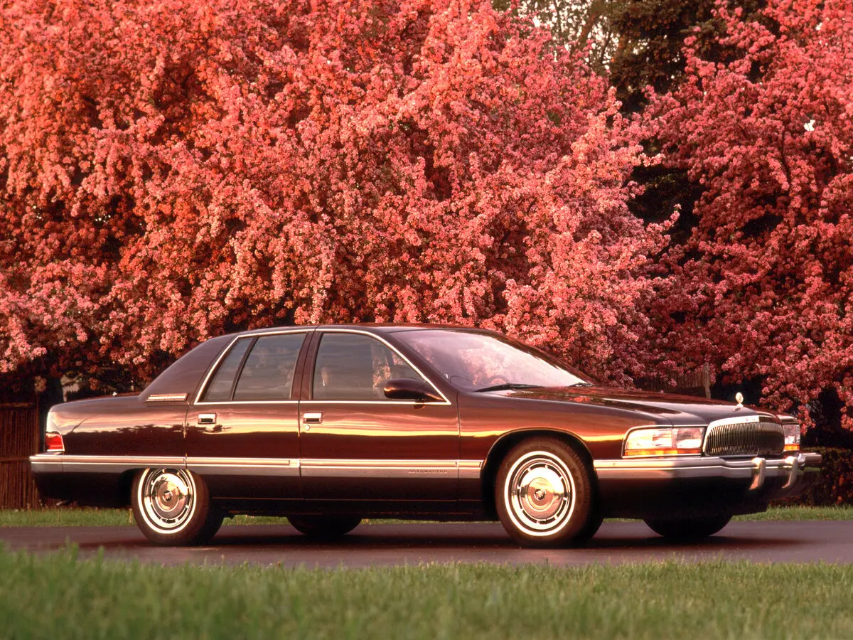 Buick Roadmaster VIII Седан — сүрөт 2