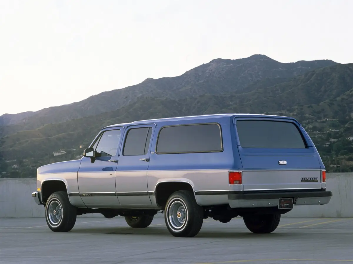 Chevrolet Suburban VII Внедорожник 5 дв. — сүрөт 3