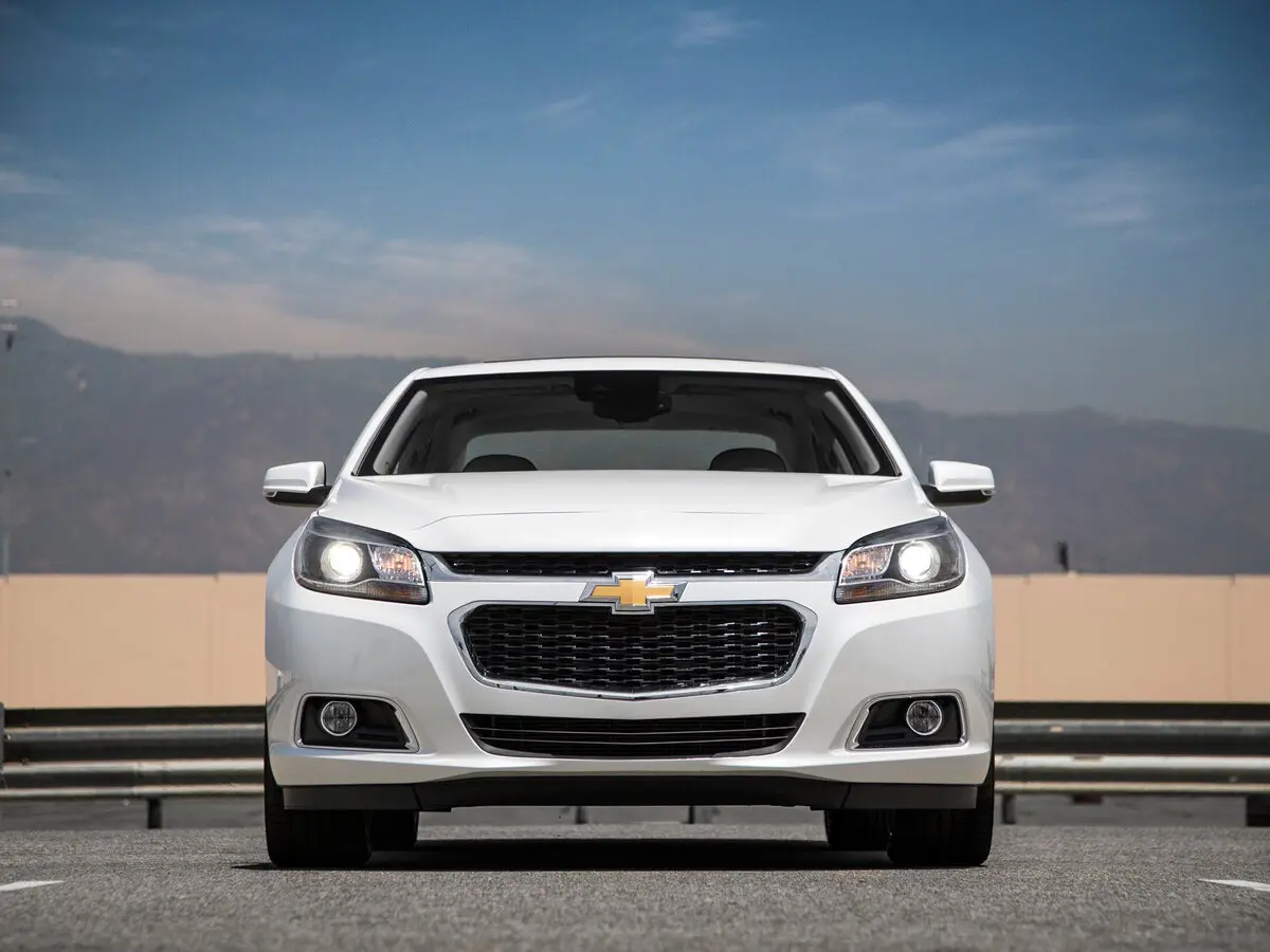 Chevrolet Malibu VIII Рестайлинг Седан — сүрөт 2