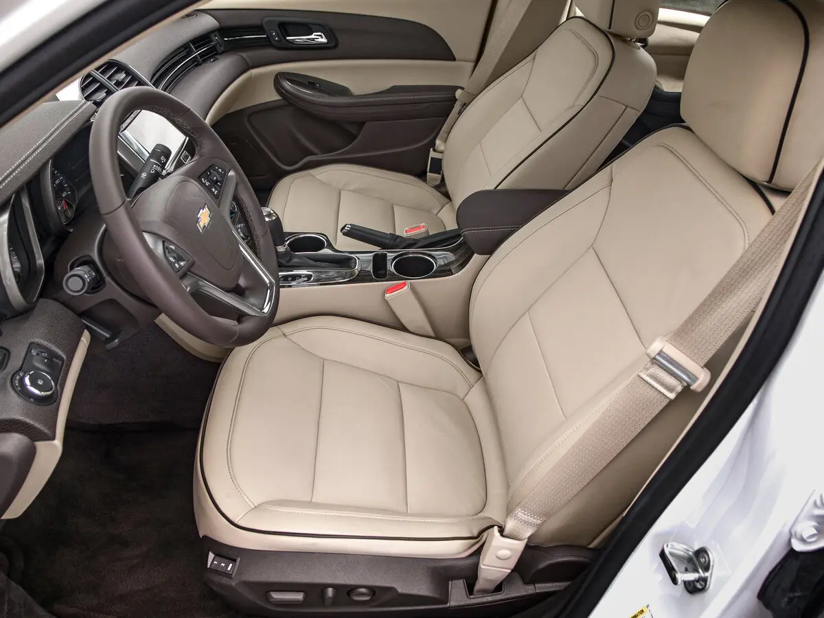 Chevrolet Malibu VIII Рестайлинг Седан — сүрөт 6